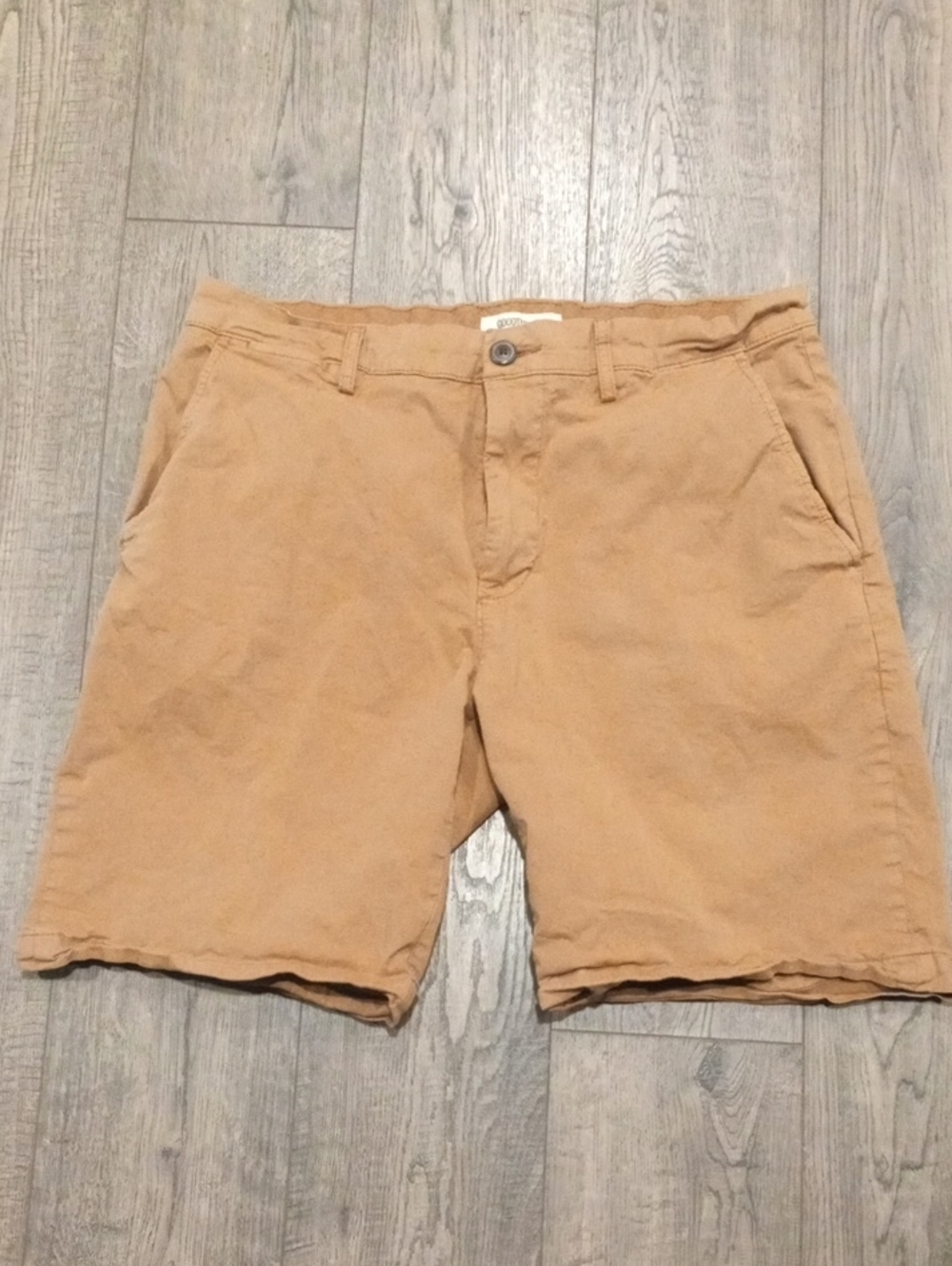 Goodthreads Men's Khaki Flat-Front Casual Shorts